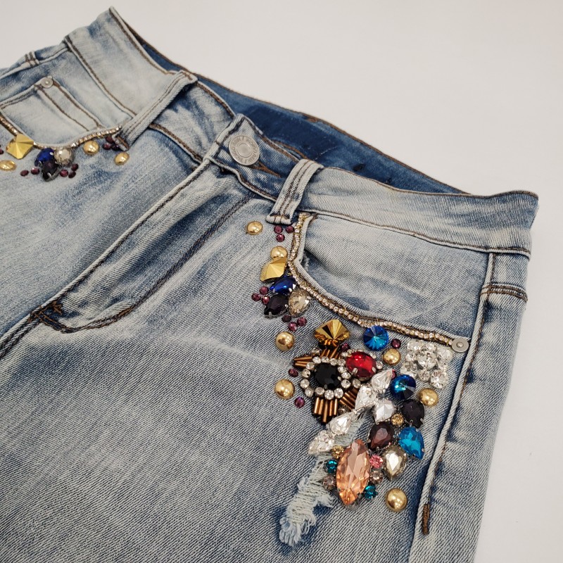 DIY : Veste en jean customisée avec tissu aztèque